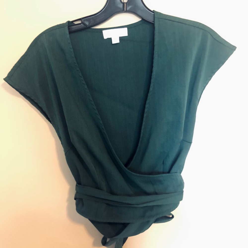 Wrap tie crop top.